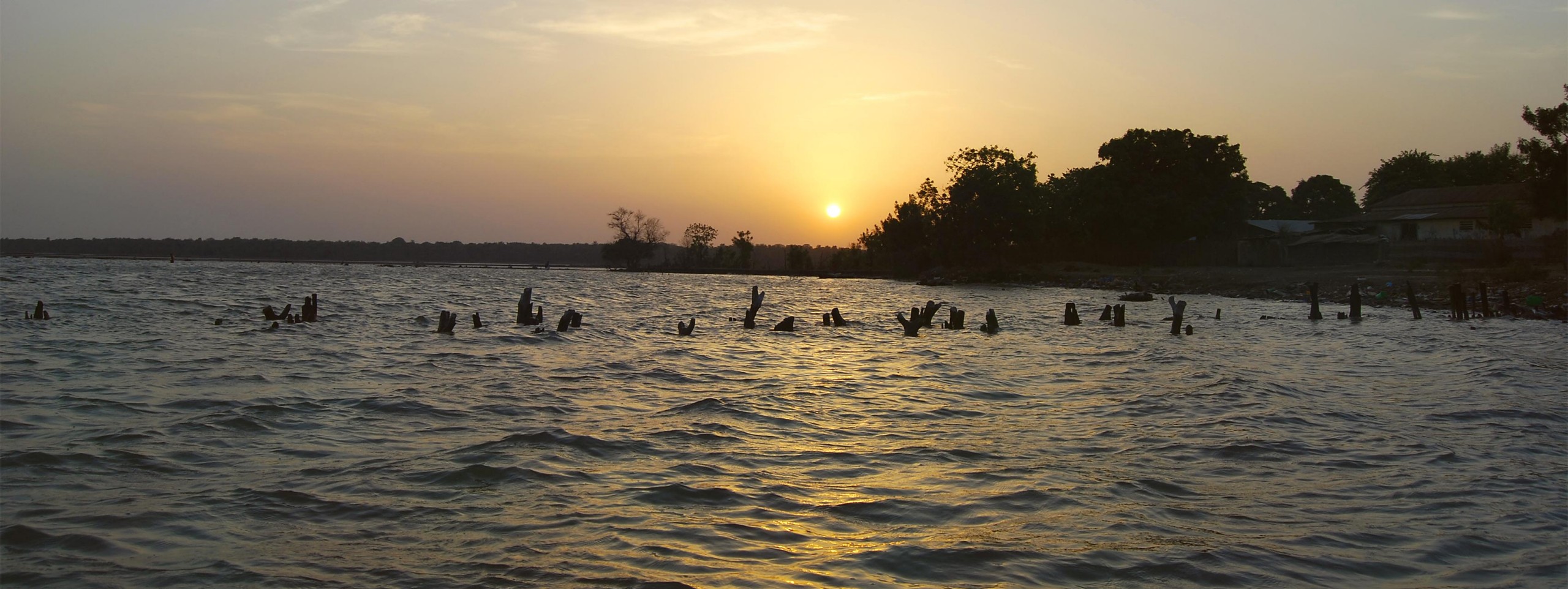 Coucher de soleil sur l’eau