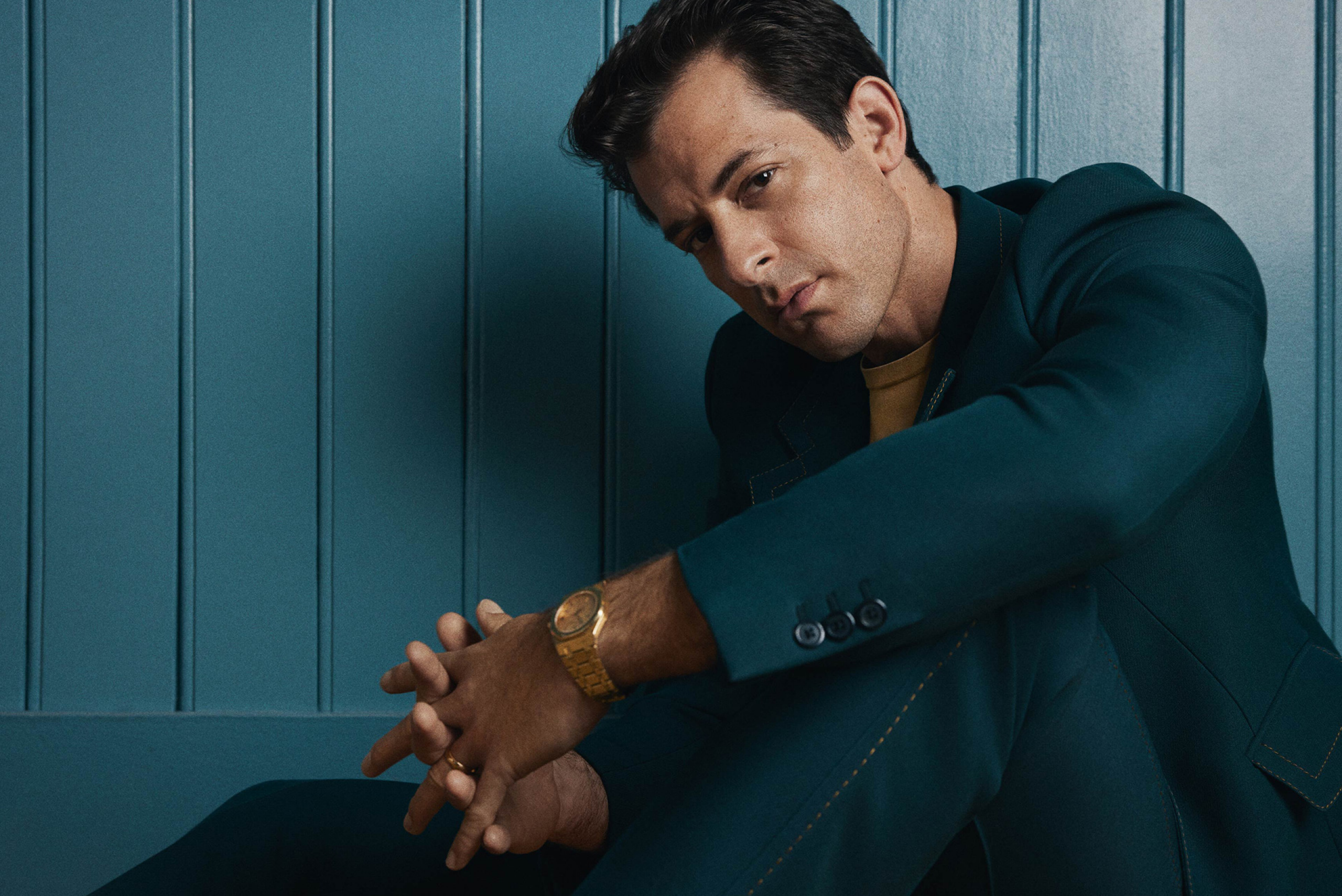 Mark Ronson wearing a Royal Oak watch