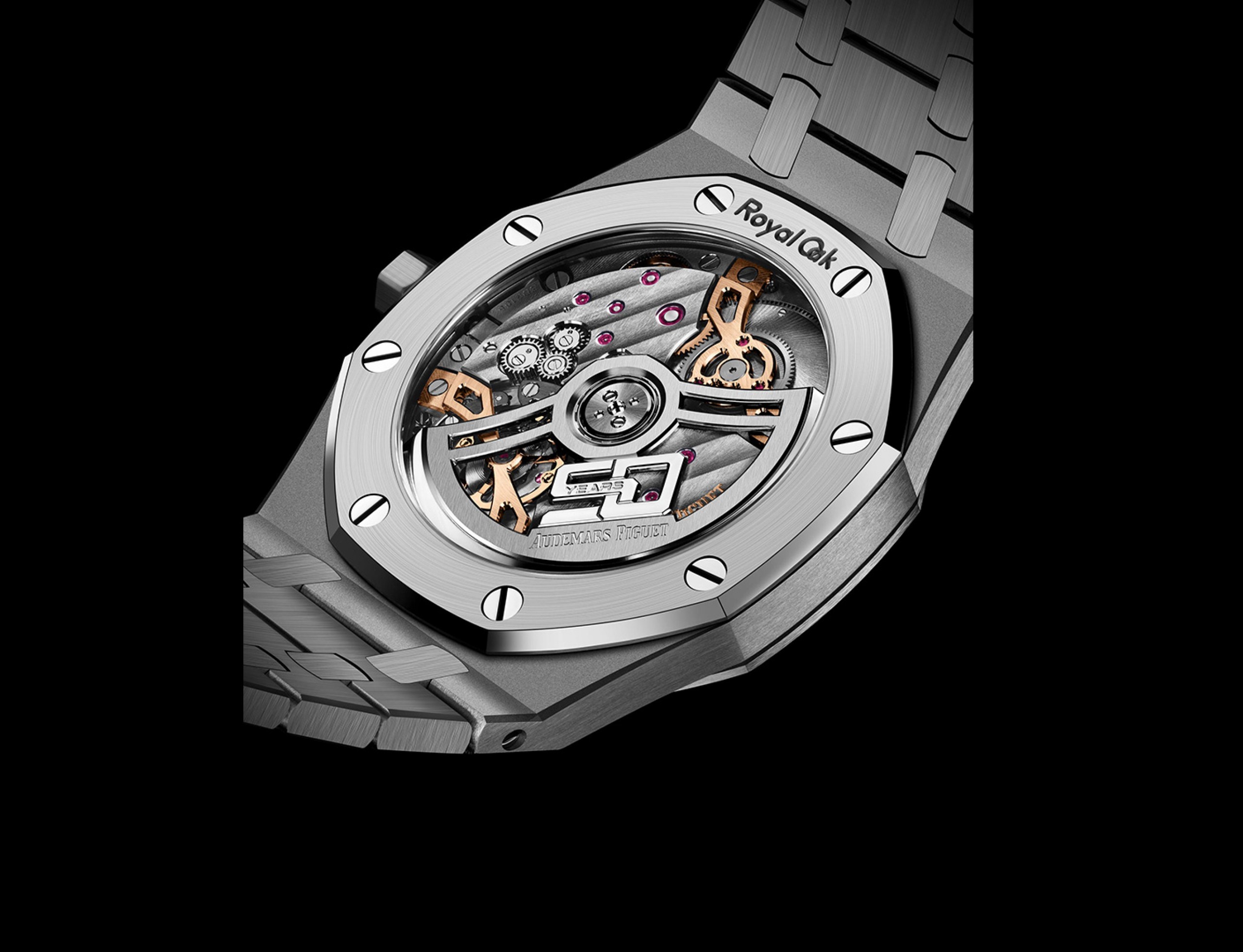 Close up of a selfwinding movement, Calibre 7121.
