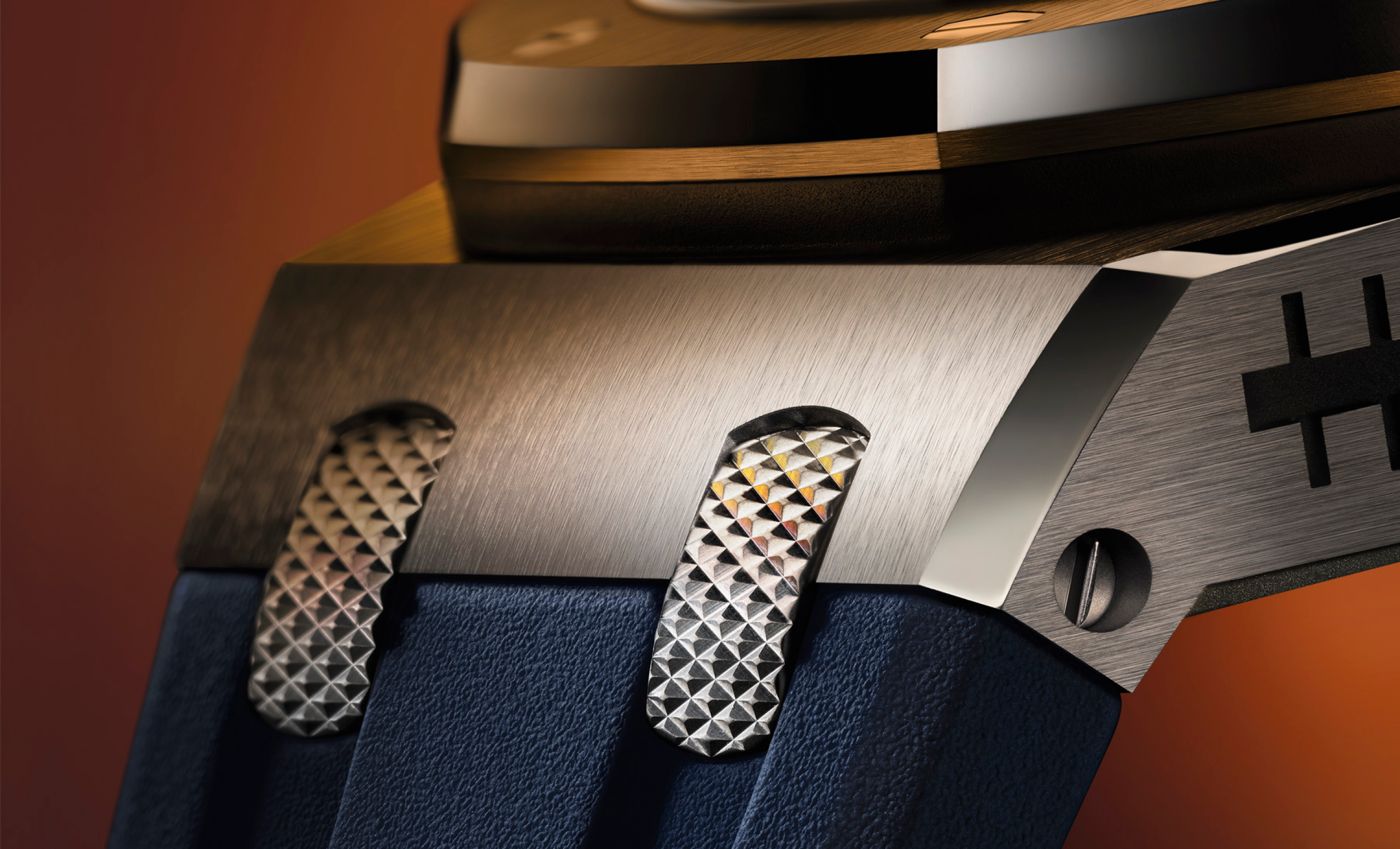 Gros plan sur le bracelet d’une Royal Oak Offshore Music Edition