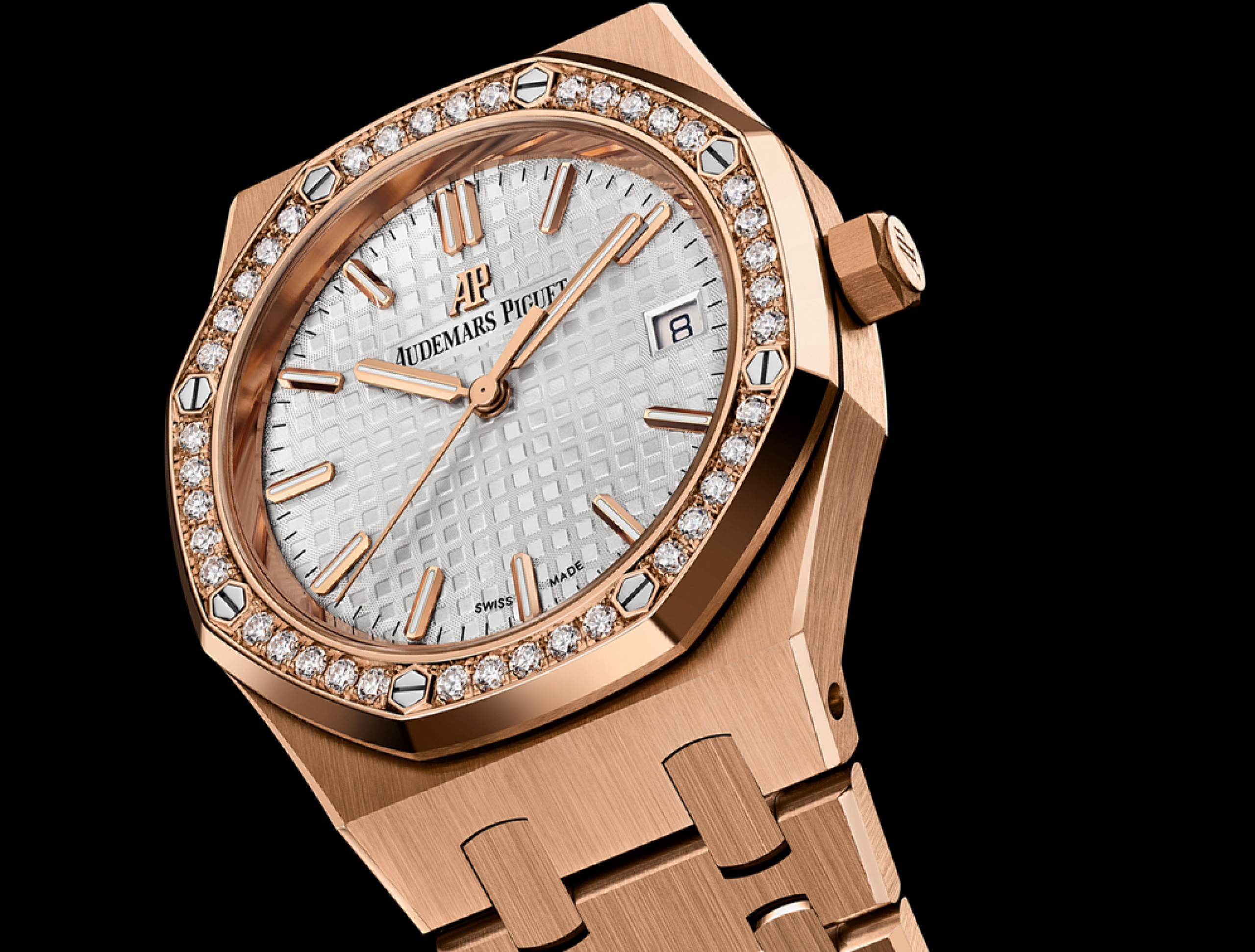 Modèle de Royal Oak Automatique en or rose avec lunette sertie de diamants et cadran « Grande Tapisserie » argenté.