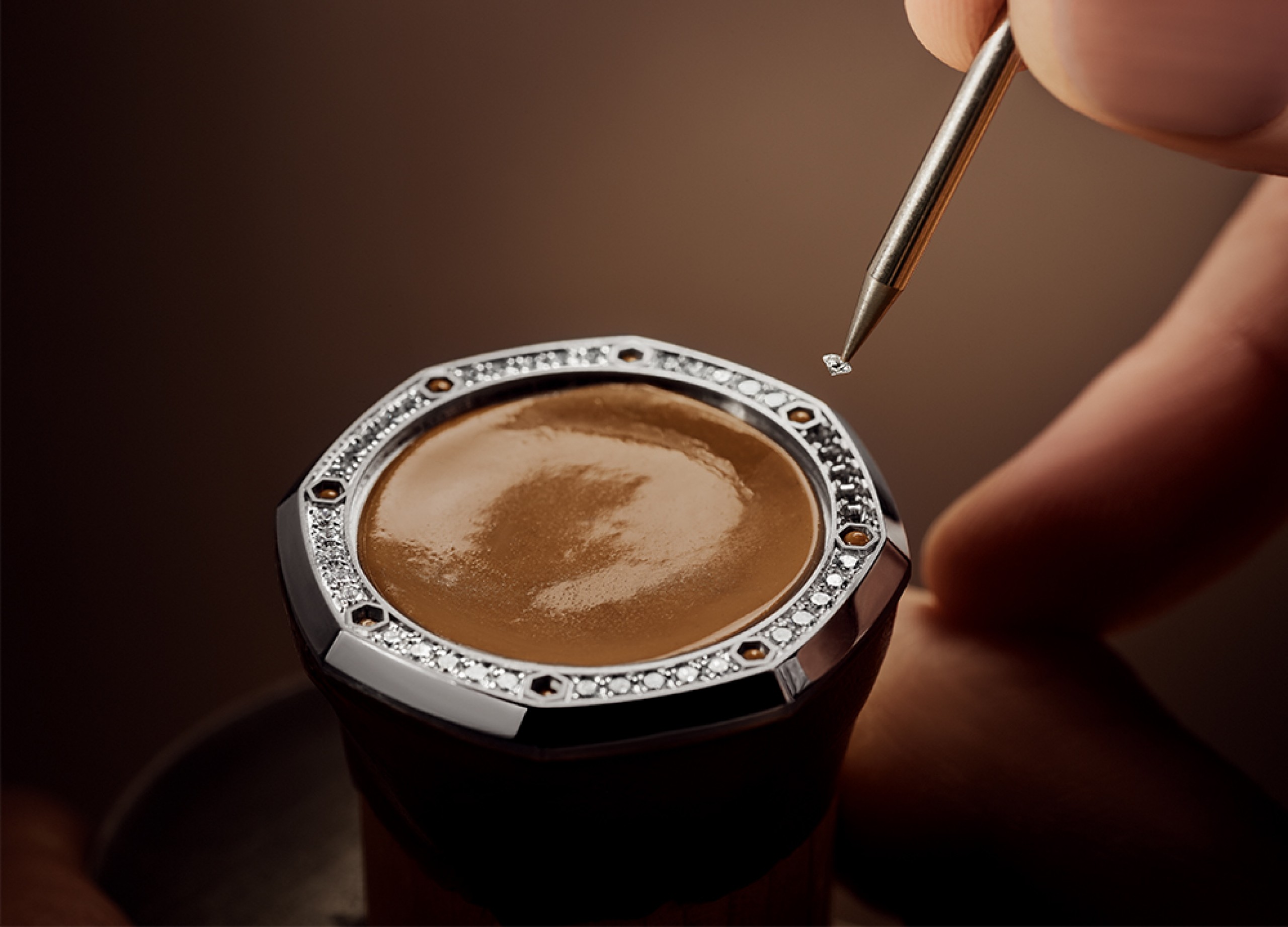 Gemsetting of a Royal Oak bezel
